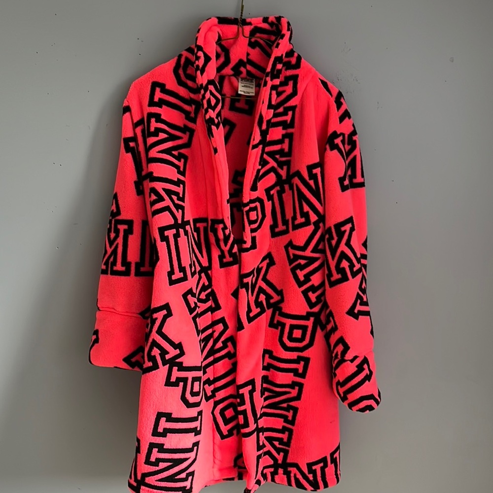 PINK bathrobe never worn